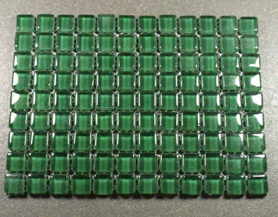 Serie Z  Vert Houx  1 x 1 cm, par 100g