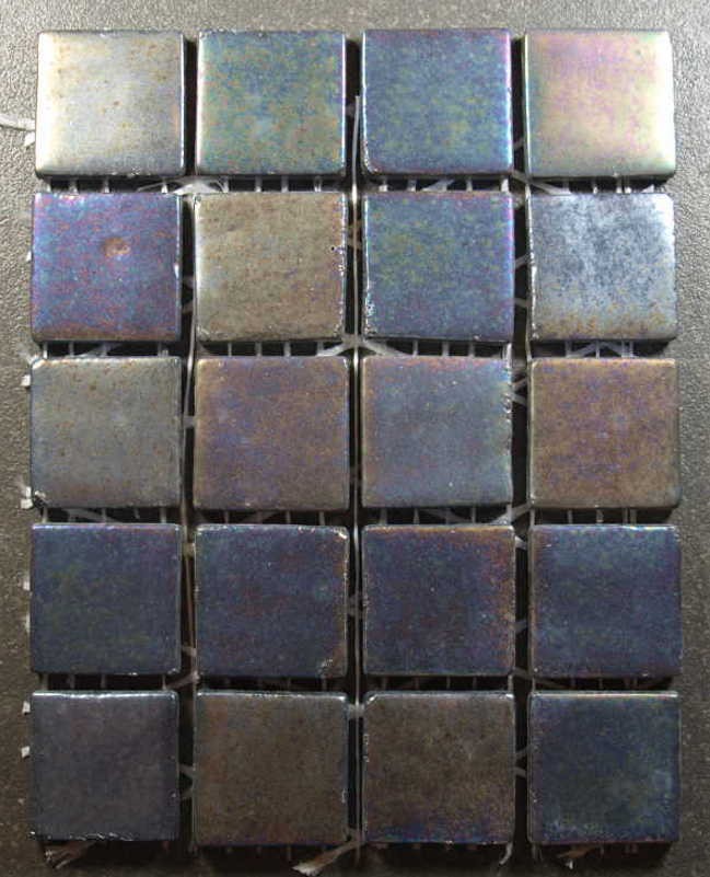 Pate de Verre Pétrole Irisé-Satiné 2.4 x 2.4 cm