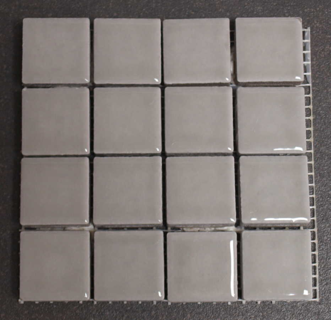 Grès Émaillé Gris Clair Brillant 2.4 x 2.4 cm, à la plaquette