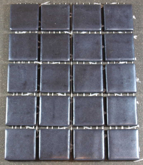 Pate de Verre Bleu Irisé-Satiné 2.4 x 2.4 cm, par 100g