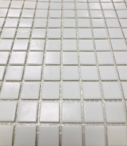 [WA 11 -220508] Pâte de verre blanche wave satinée , 2 x 2 cm , par 100 g .